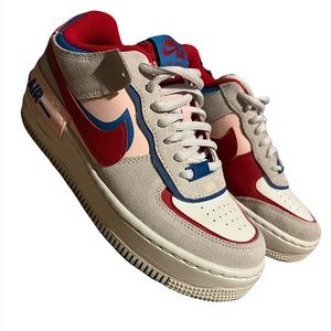 NIKE SNEAKERS